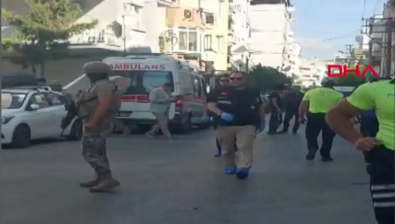 İzmir'de Karakola Yapılan Silahlı Saldırı: İki Şehit ve Bir Yaralı