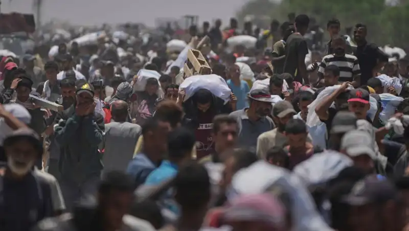 İsrail Saldırıları: Filistin'de 798 Hayat Kaybı ve Yardım Beklentileri Artıyor