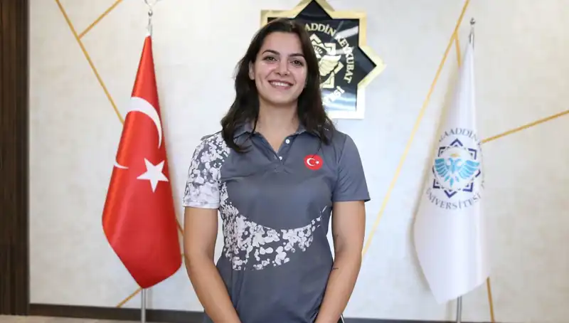 Altın Madalyanın Ardındaki Azim: Esra'nın Dünya Şampiyonluğu Hedefi