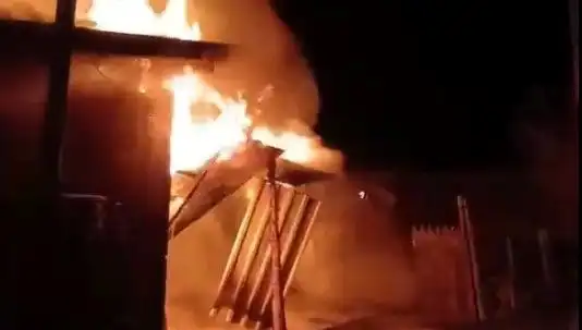 Karabük’te Yangın Felaketi: İki Ev Kül Oldu, Sebebi Henüz Bilinmiyor