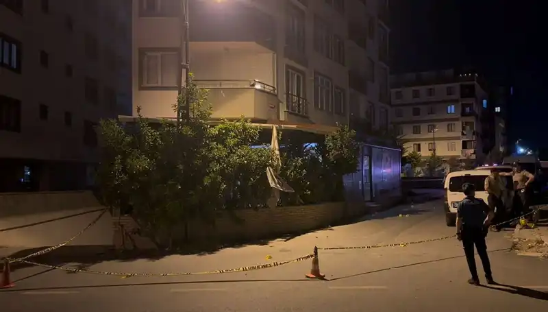 İstanbul'da Kafeye Yönelik Silahlı Saldırı: Şok Edici Olayın Ayrıntıları