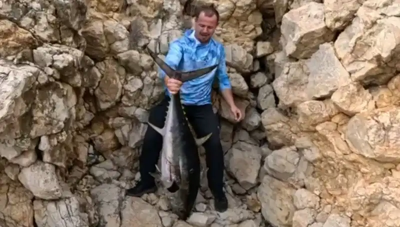 Saros'un Derinliklerinden Gelen Sürpriz: 30 Kilo Ağırlığında Balık Avı!